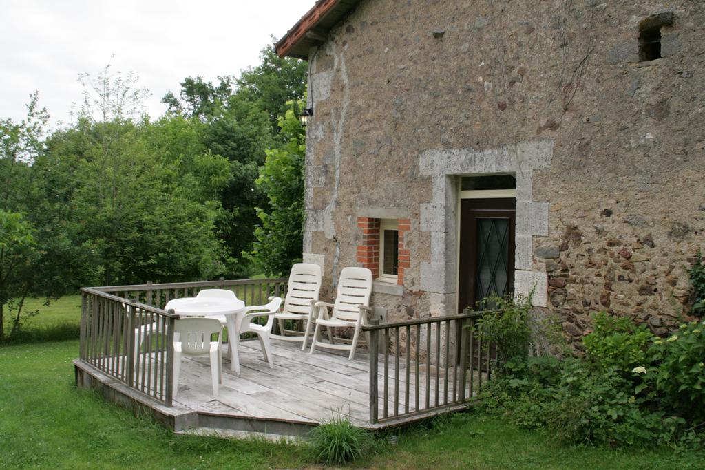 Le Petit Mas D'Ile Bed & Breakfast Saint-Germain-de-Confolens Bilik gambar