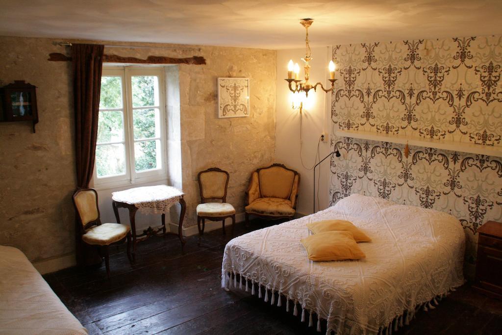 Le Petit Mas D'Ile Bed & Breakfast Saint-Germain-de-Confolens Bilik gambar